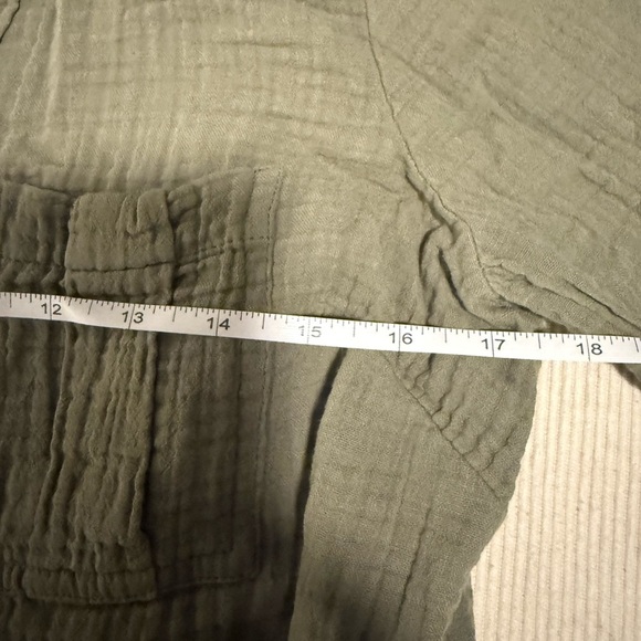 Maeve Green Midi Dress with Mandarin Collar and Tiered Design - Picture 3 of 6